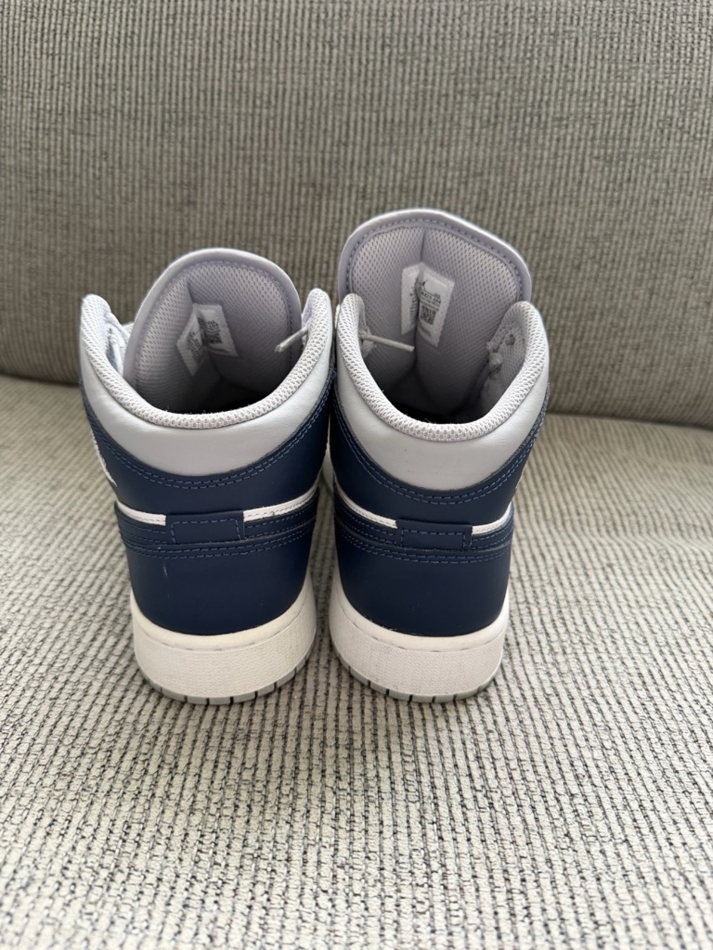 JORDAN 1 MID 'WOLF GREY MIDNIGHT NAVY' - Picture 5 of 7